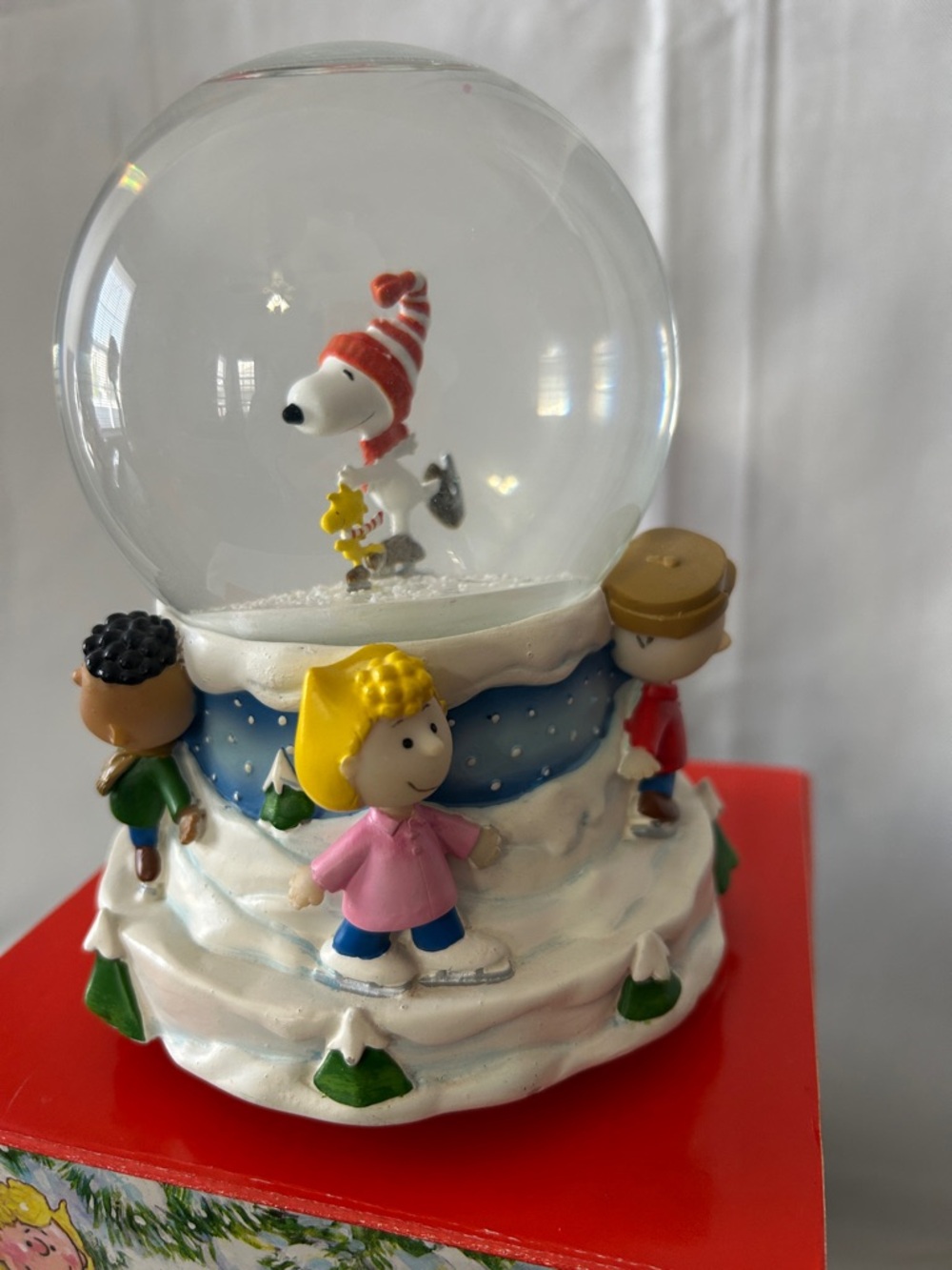 Hallmark Special Edition Peanuts musical water globe original box - Picture 4 of 13